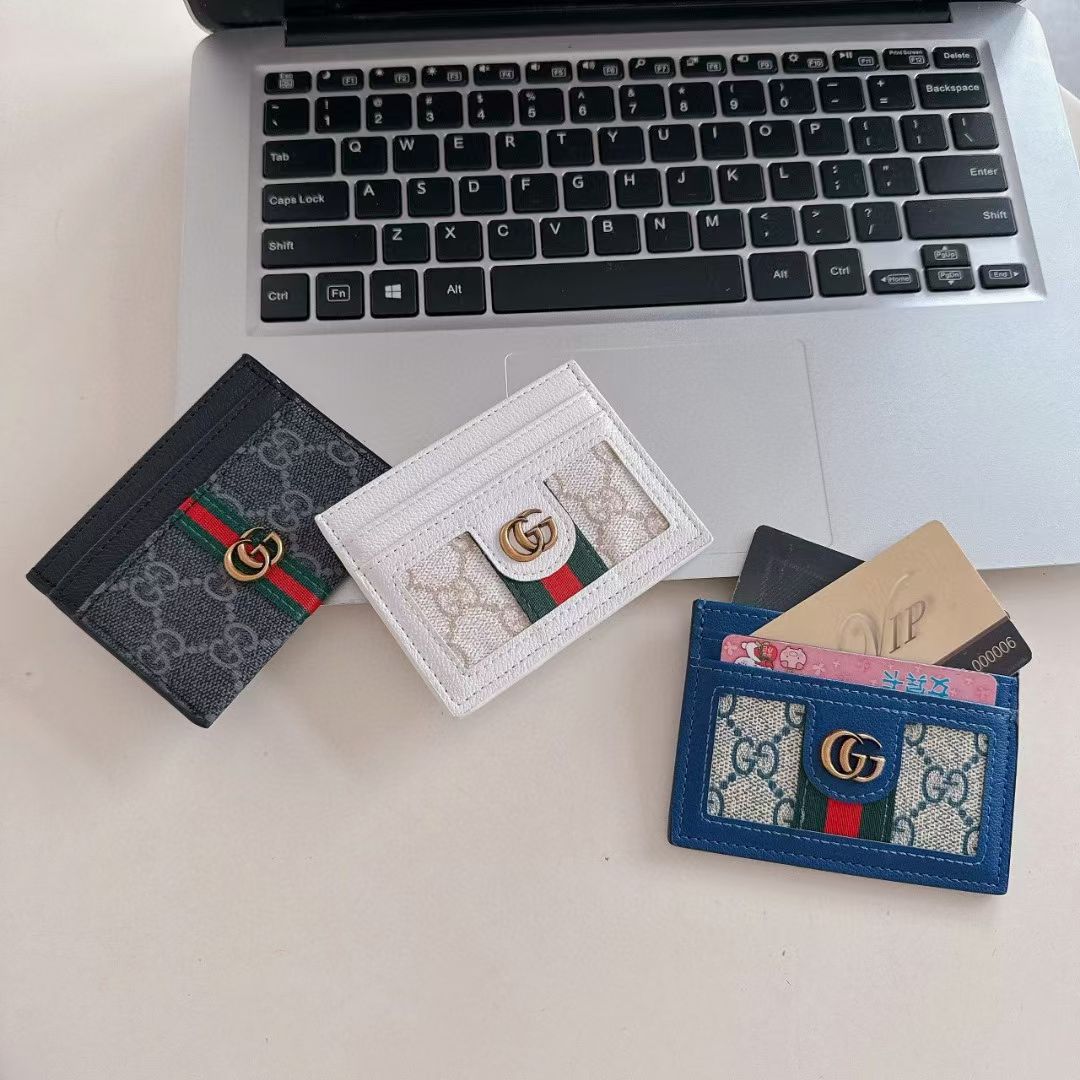 SlimVault Protective Card Case