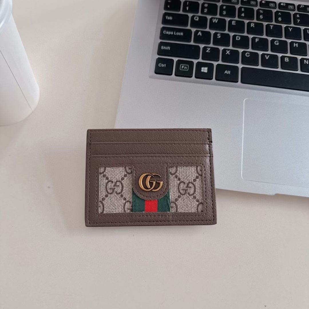 SlimVault Protective Card Case