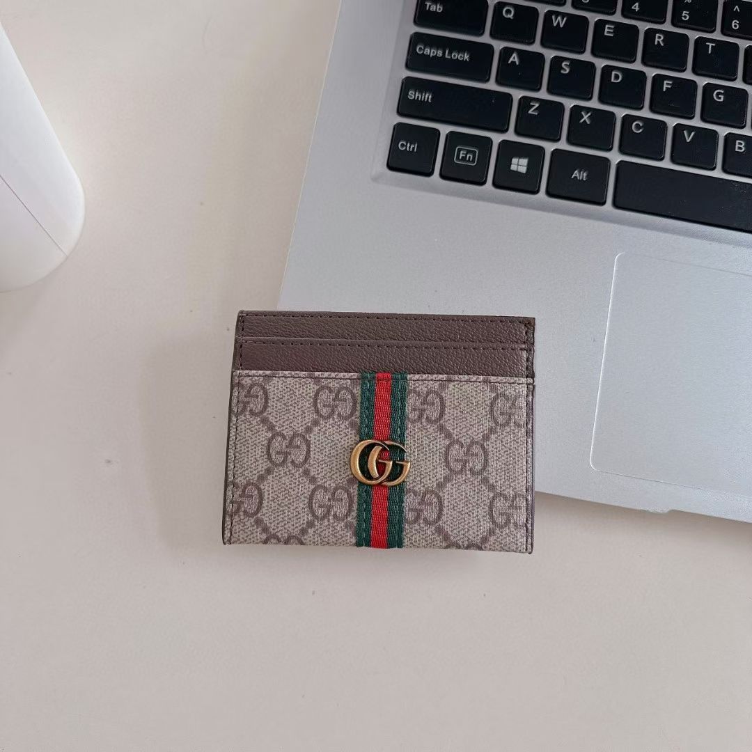SlimVault Protective Card Case