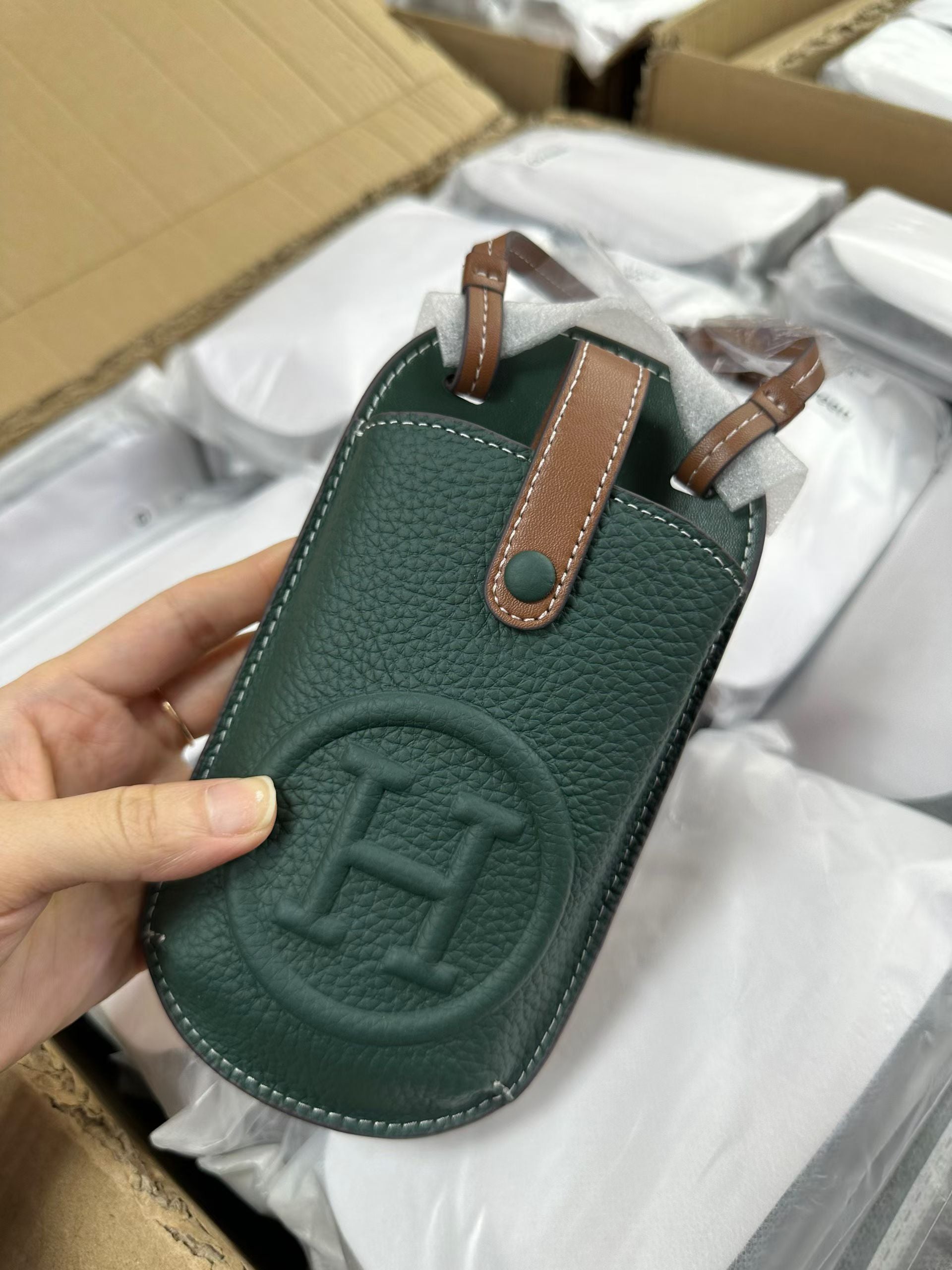 Luxury Crossbody Bags by Yebo Fashion