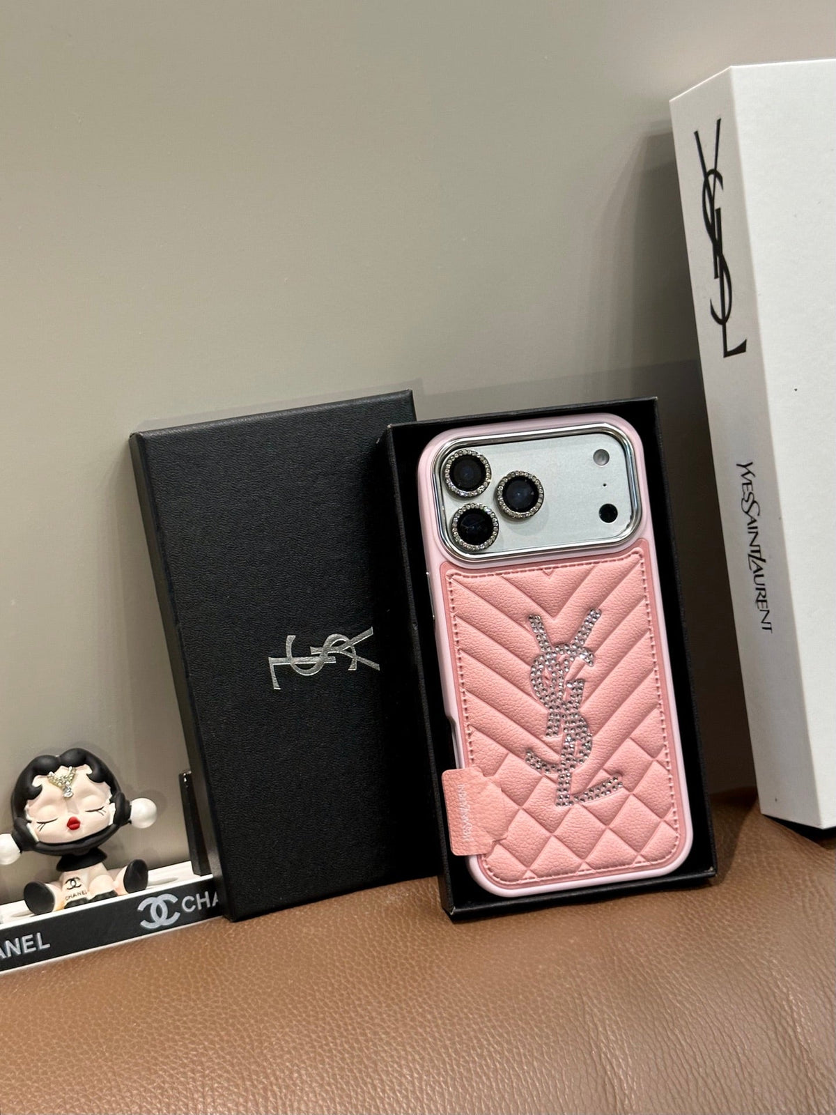 Luxury Carbon Fiber Texture iPhone Case - Black / For iPhone 15 Pro | Luxury Protective Case with Raised Lens Bezel