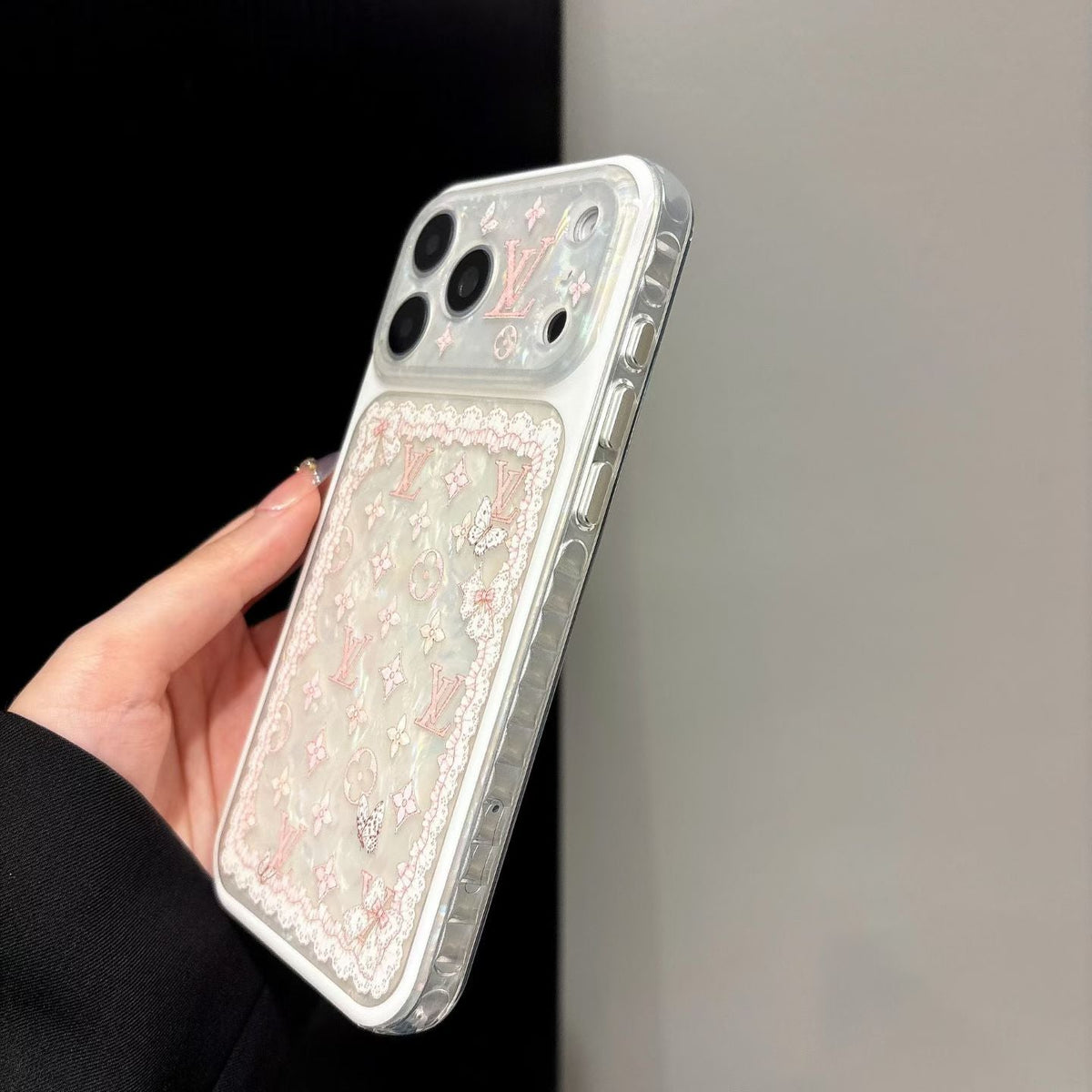 High-Impact Resistant Protective iPhone Case - For iPhone 16 Pro | Luxury Protective Case with Raised Lens Bezel