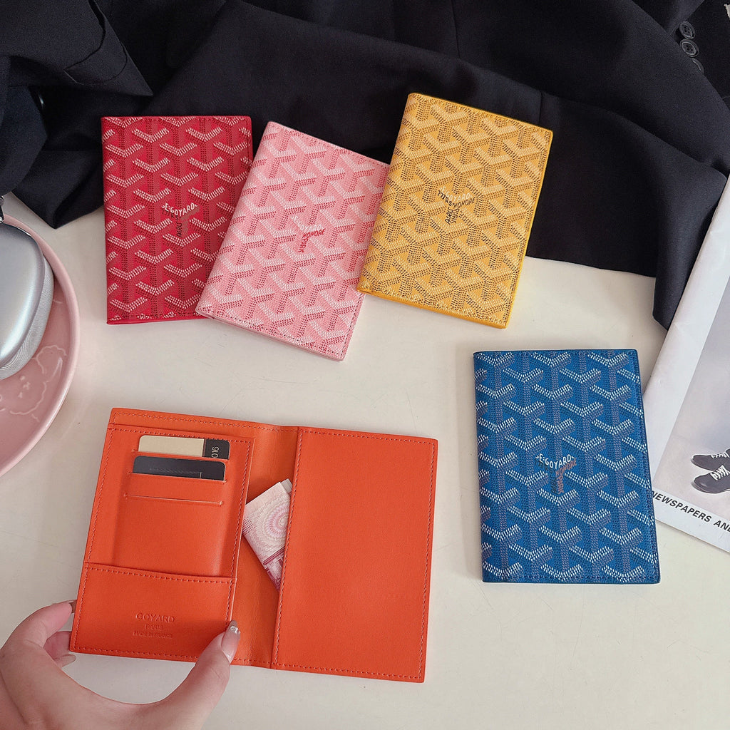 Classic Leather Touch Card Case